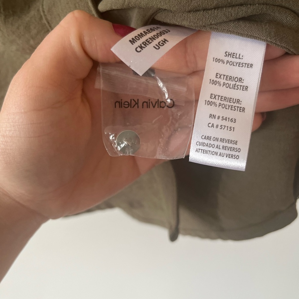 Calvin Klein Olive Green Utility Roll-Tab Sleeve Blouse - Size Medium - Picture 4 of 5